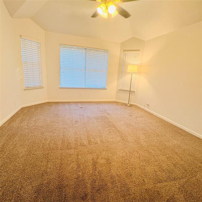 Building Photo - 1109 Briargate Dr
