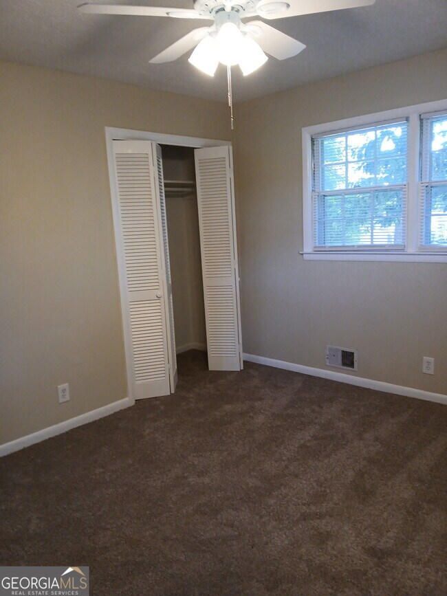 Building Photo - 8247 Spillers Dr SW