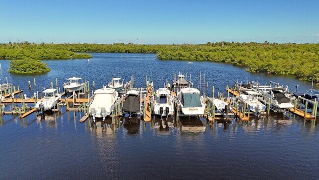 Building Photo - 8951 SE Marina Bay Dr