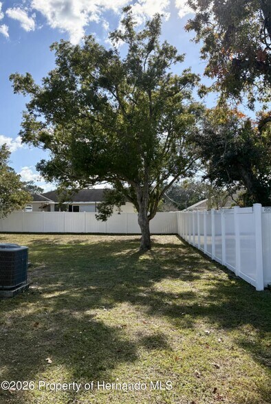 Building Photo - 14170 Trollman St