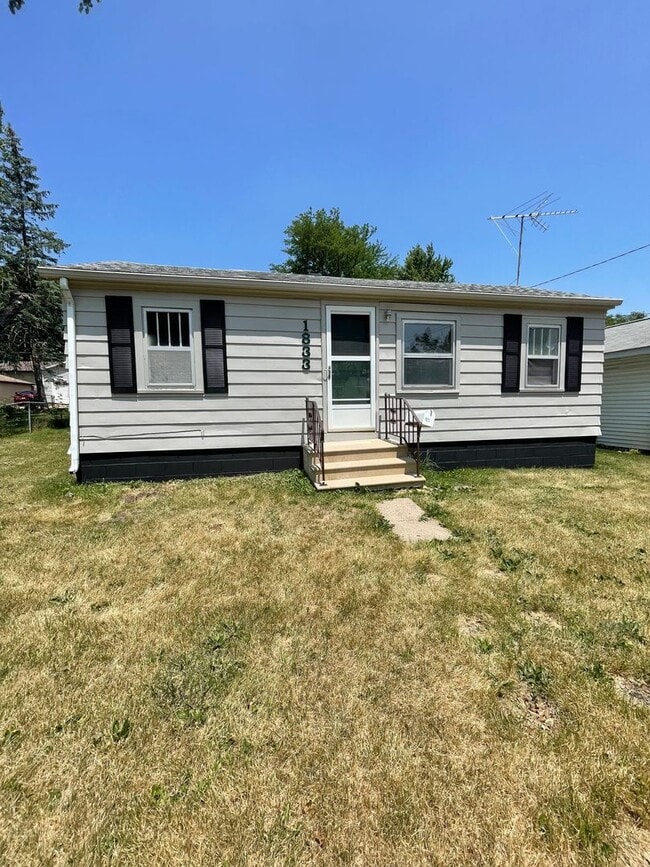 Primary Photo - 2 Bedroom House for Rent
