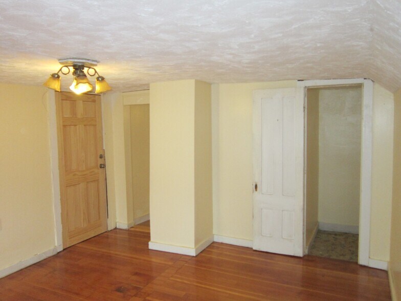 Building Photo - 119 Prospect St