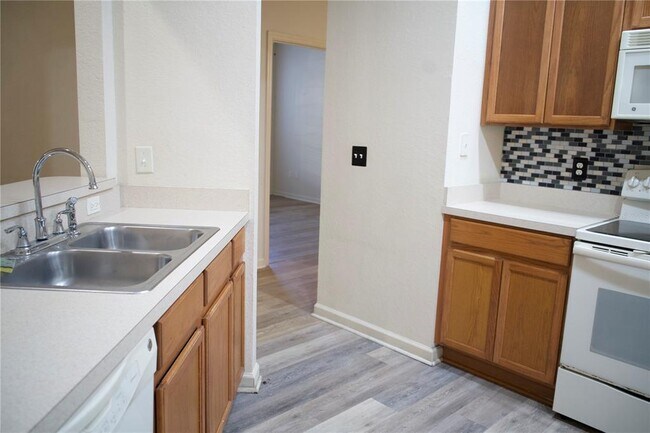 Building Photo - 3301 Whitestone Cir