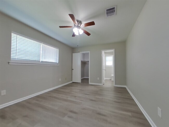 Building Photo - 10406 Kirkwren Dr