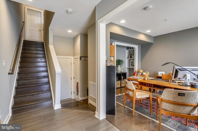 Building Photo - 8052 Red Hook St