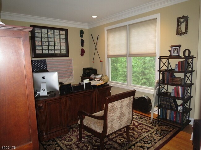 Building Photo - 22 Riverview Dr