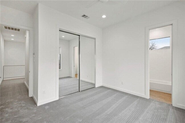 Building Photo - 2407 Douglas Ave