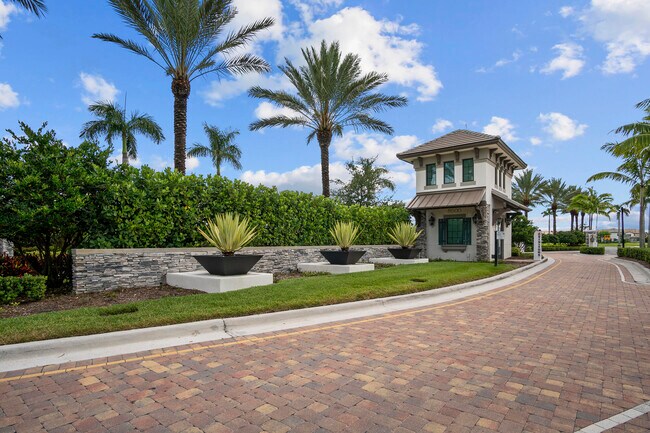 Building Photo - 4837 Chantilly Rd