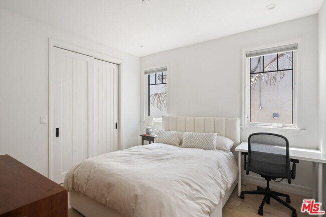 Building Photo - 1086 Marco Pl