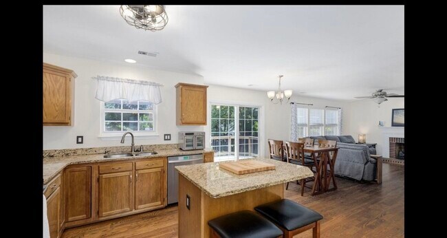 Building Photo - 205 Marcie Rush Ln