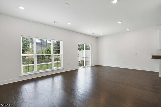 Building Photo - 19 Veterans Wy