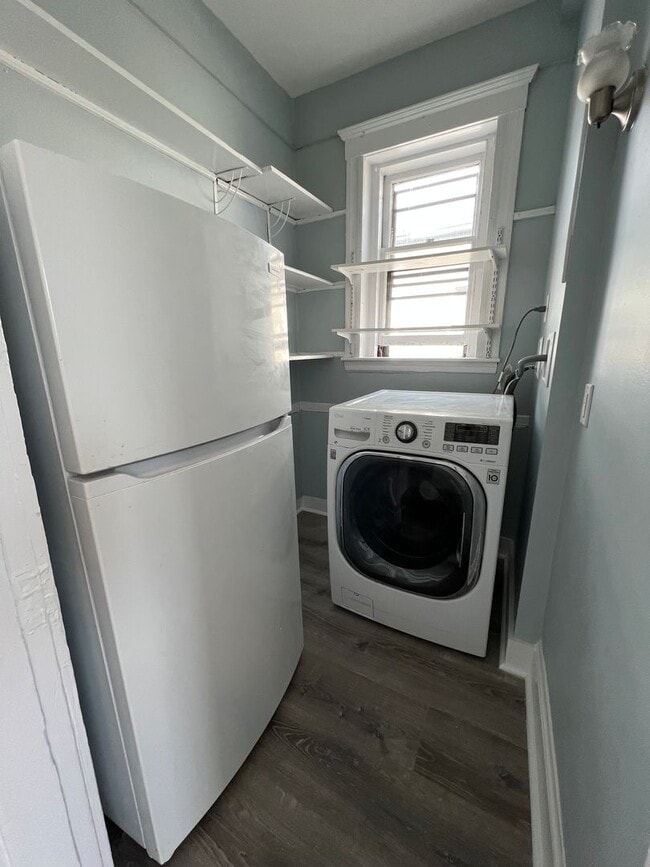 Building Photo - Fully Renovated Lower Allston 3 Bed on Hooker St for 6/1.  Porch, Laundry in Unit, Yard