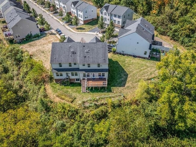 Building Photo - 8059 Hinsdale Ln