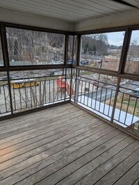 Building Photo - 531 Halsey Ave