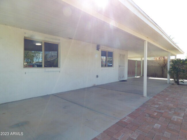 Building Photo - 1429 S 10th Ave