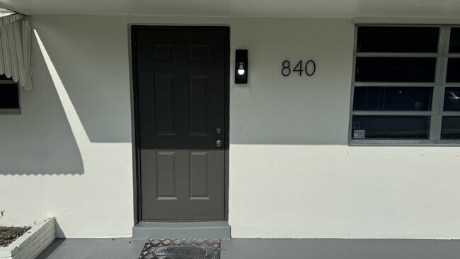 Building Photo - 840 S 63rd Ave