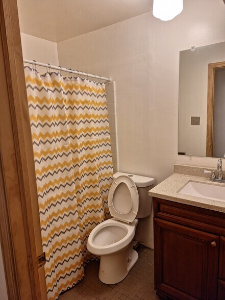 Bath #2 - 1527 Berg Dr
