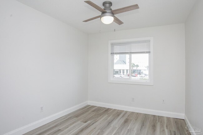 Building Photo - 344 Fort Pickens Rd