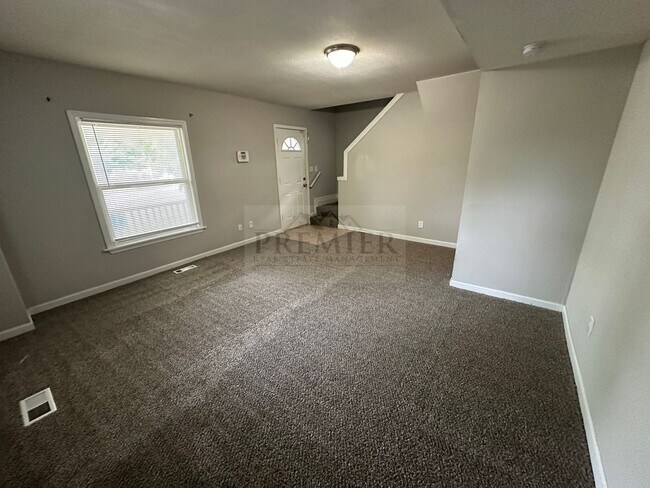 Building Photo - 2411 S Sterling Ave