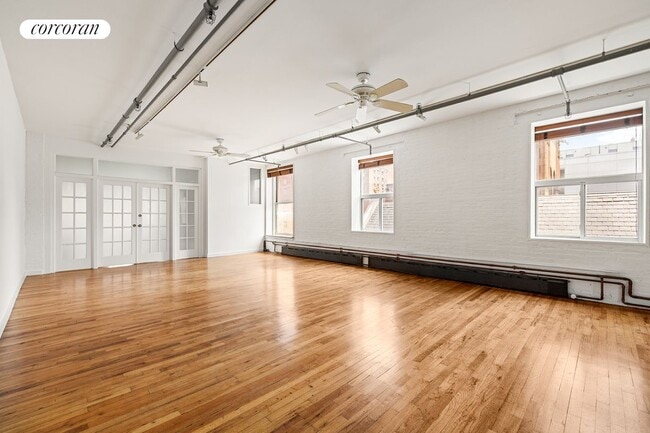 Primary Photo - 405 E 13th St