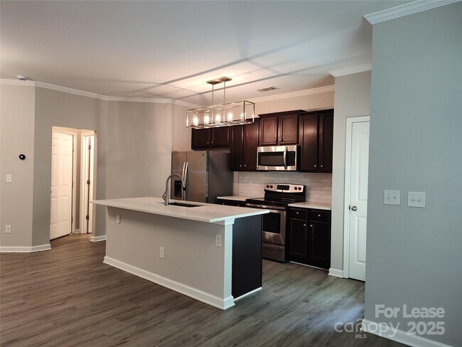 Building Photo - 4062 Queensbridge Rd