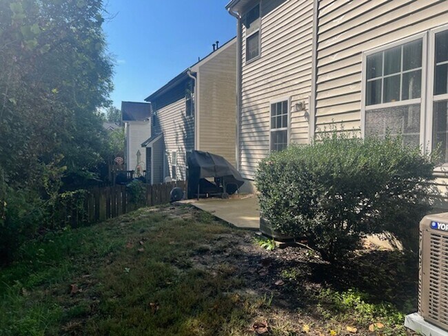 Building Photo - 8 Grosbeak Ln