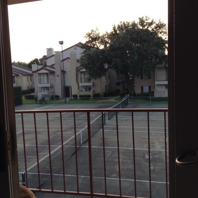 Building Photo - 2120 El Paseo St