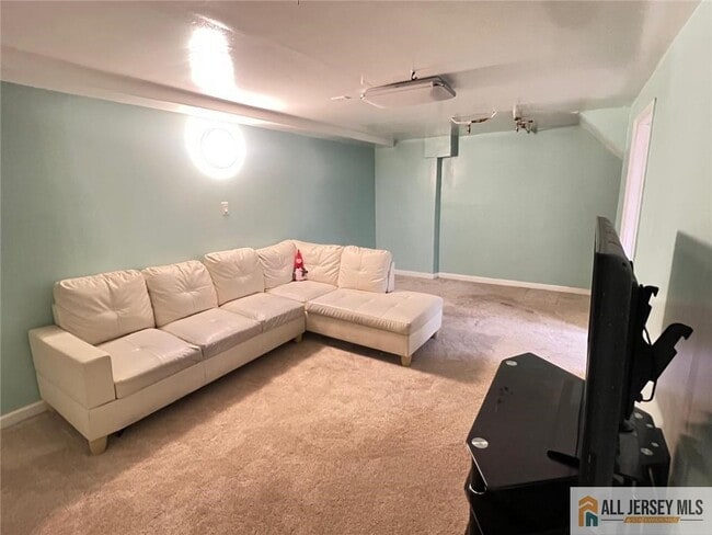 Building Photo - 406 Cranbury Rd