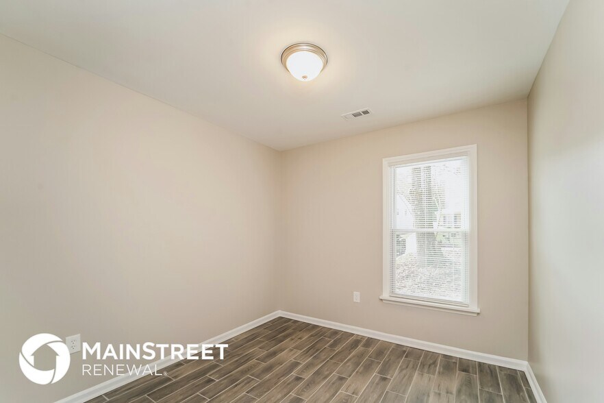 Building Photo - 8217 Meadowdale Ln