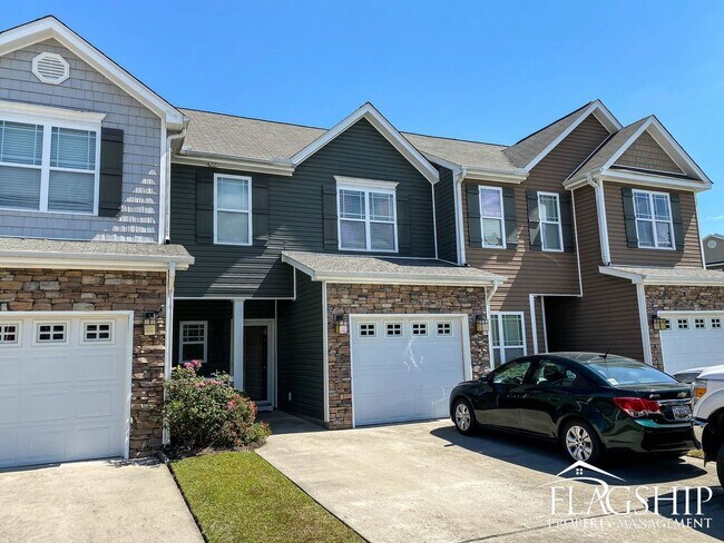 Primary Photo - Gorgeous Townhouse in Grey Fox Run