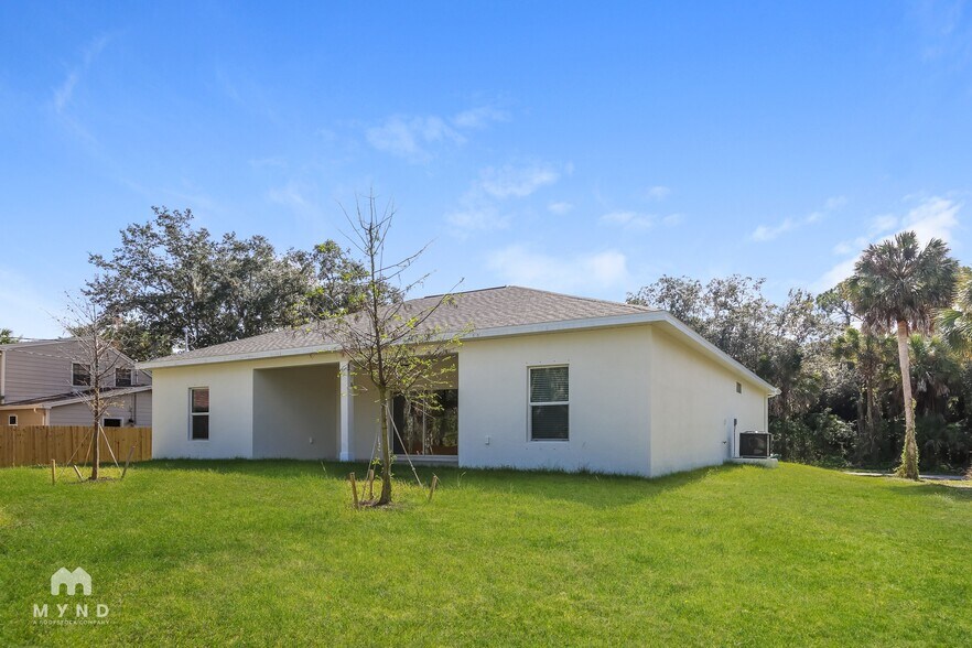 Building Photo - 18090 Crawford Ave