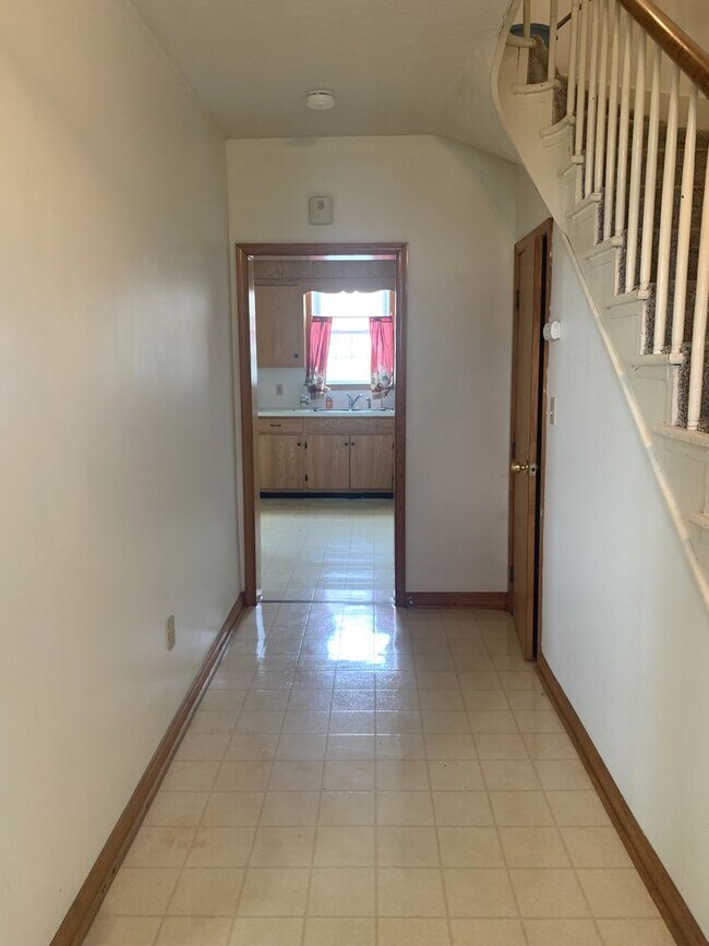 Building Photo - 5065 Buchanan Trail E