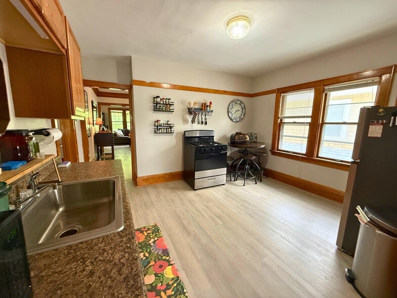Building Photo - 2157 N 65th St