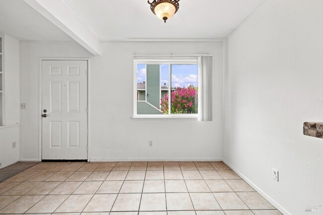 Building Photo - 184 Agua Caliente Rd W