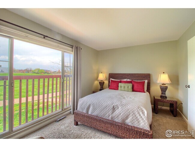 Building Photo - 855 W Moorhead Cir