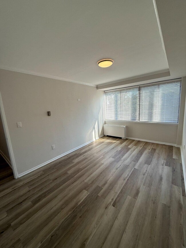 Building Photo - 4390 Lorcom Ln