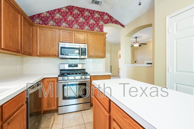 Building Photo - 2708 Berry Hill
