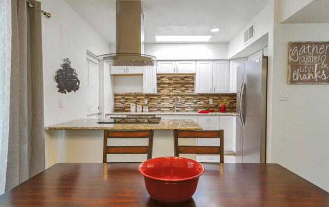 Building Photo - 1231 E Maryland Ave