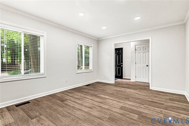 Building Photo - 9015 Covewood Rd