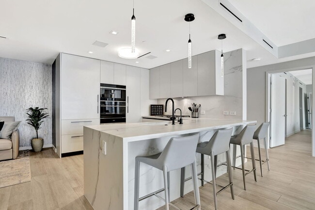 Building Photo - 1116 N Ocean Blvd