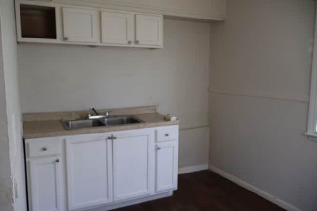 Building Photo - 2572-76 Van Buren Pl