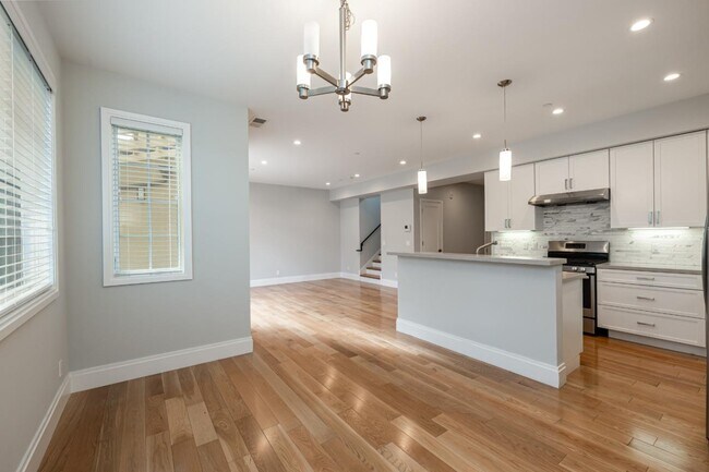 Building Photo - 436 Laurel St