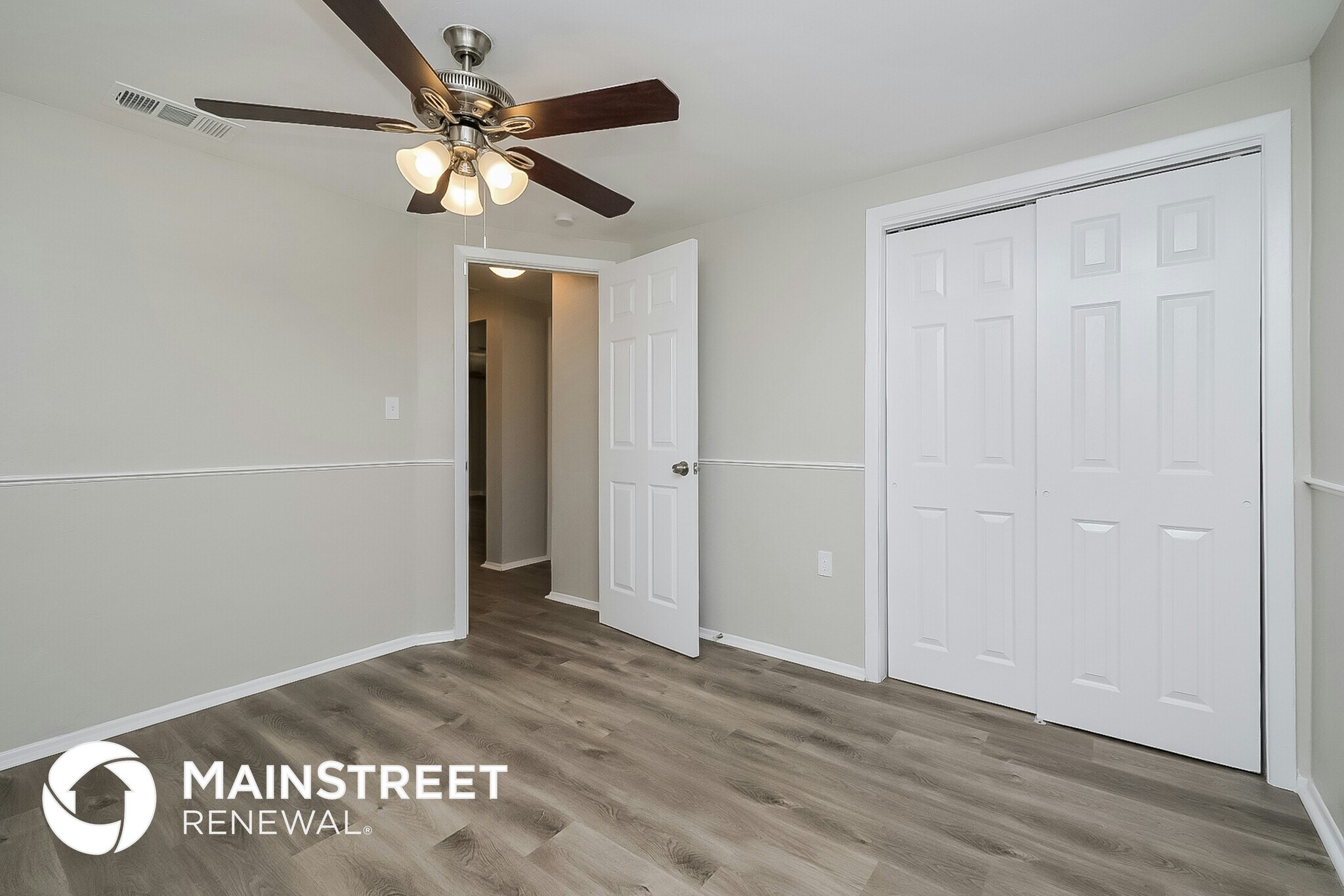 Building Photo - 5040 Valimor Dr