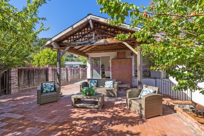 Building Photo - Marinwood Home on Corner Lot with Over 200...