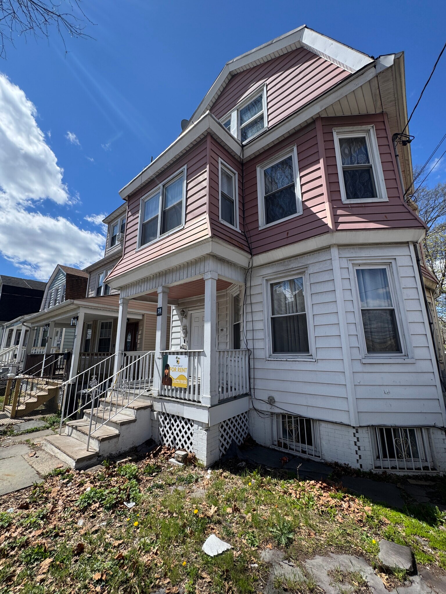 Building Photo - 35 Coit St