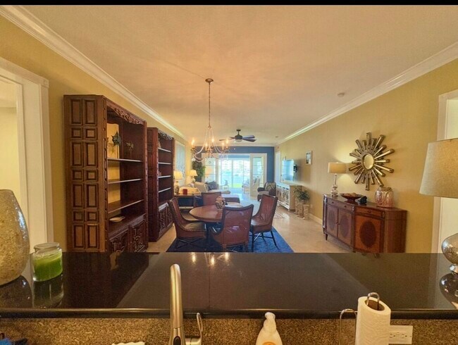 Building Photo - 14 Harbour Isle Dr W