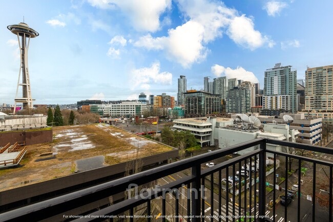 Building Photo - 2911 2nd Ave