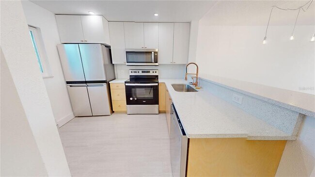 Building Photo - 301 87th Ave