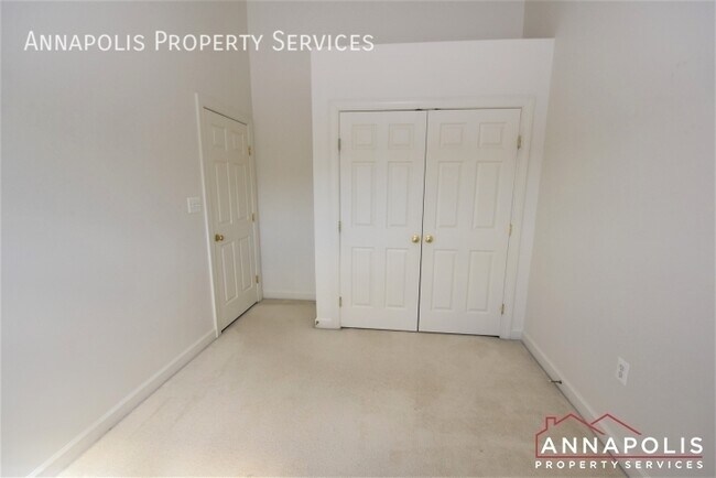 Building Photo - 310 Helmsman Alley