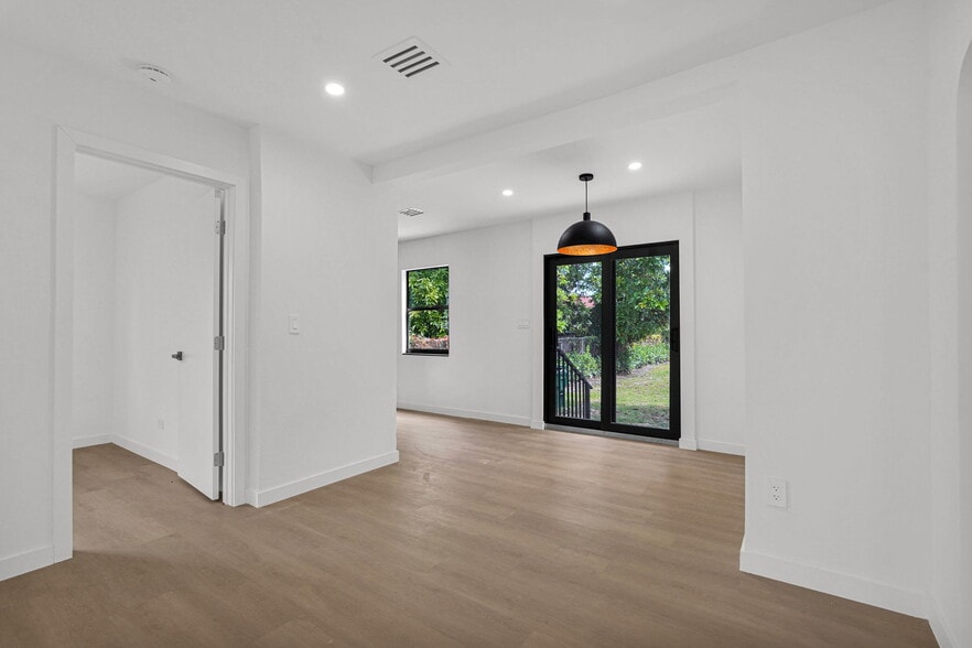 Building Photo - 81 NW 45th St